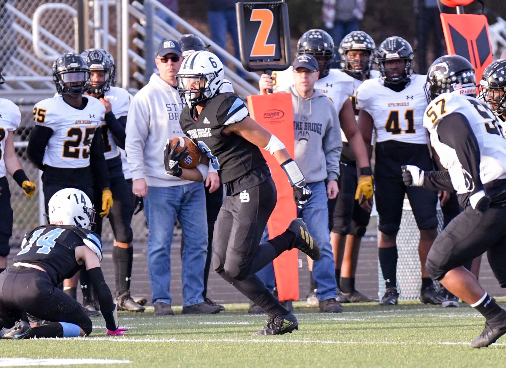 SB vs HS football semis_4.jpg